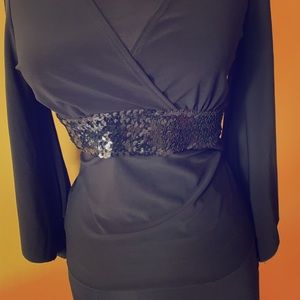 Black, batwing peak a boo sleeve quarter length